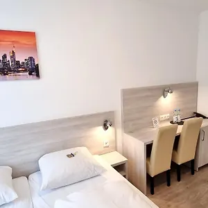 Adler Frankfurt Otel